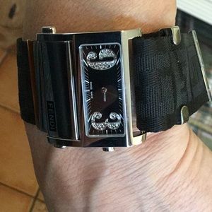 fendi zip code watch